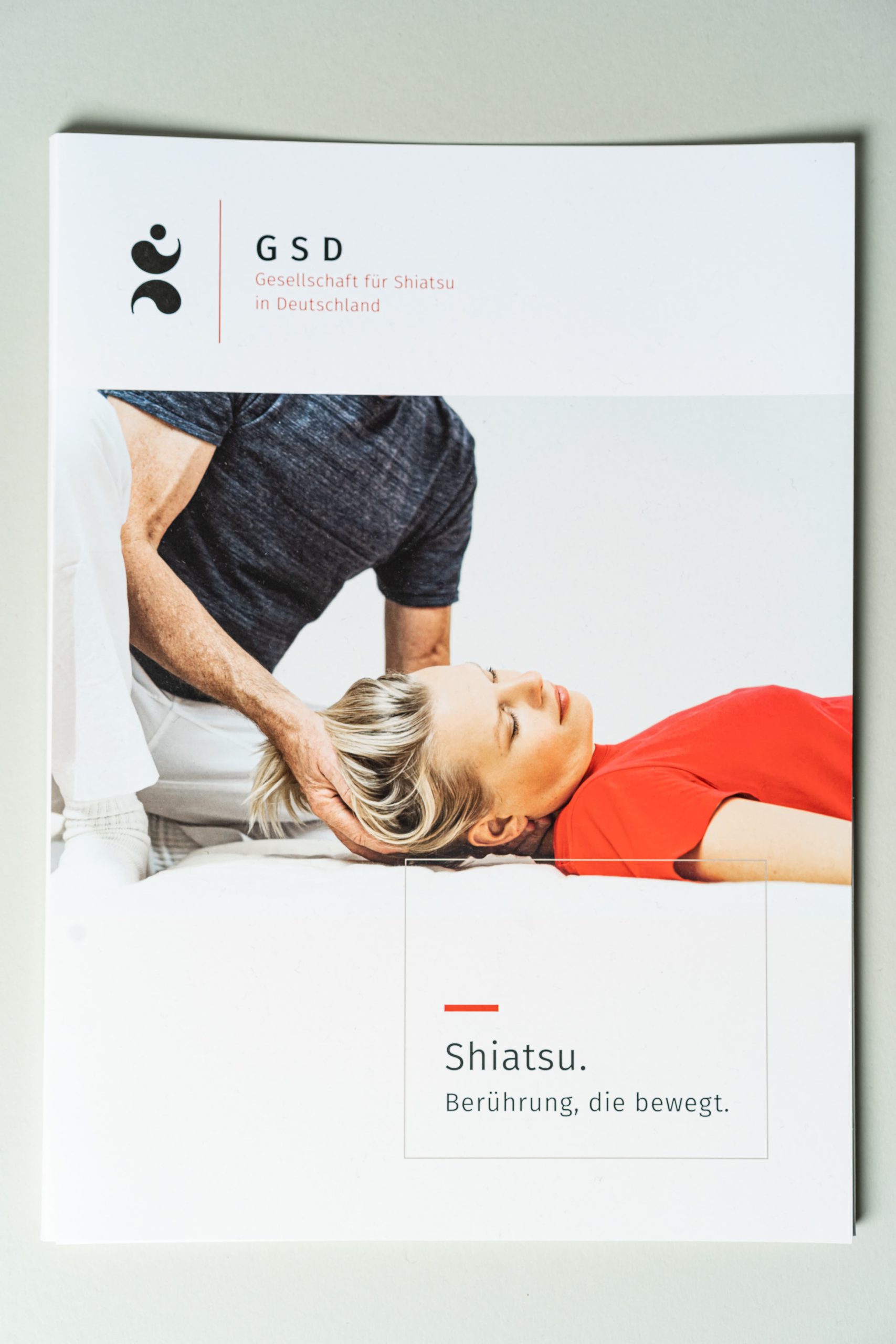 GSD Präsentationsmappe Shiatsu. Berührung, die bewegt.