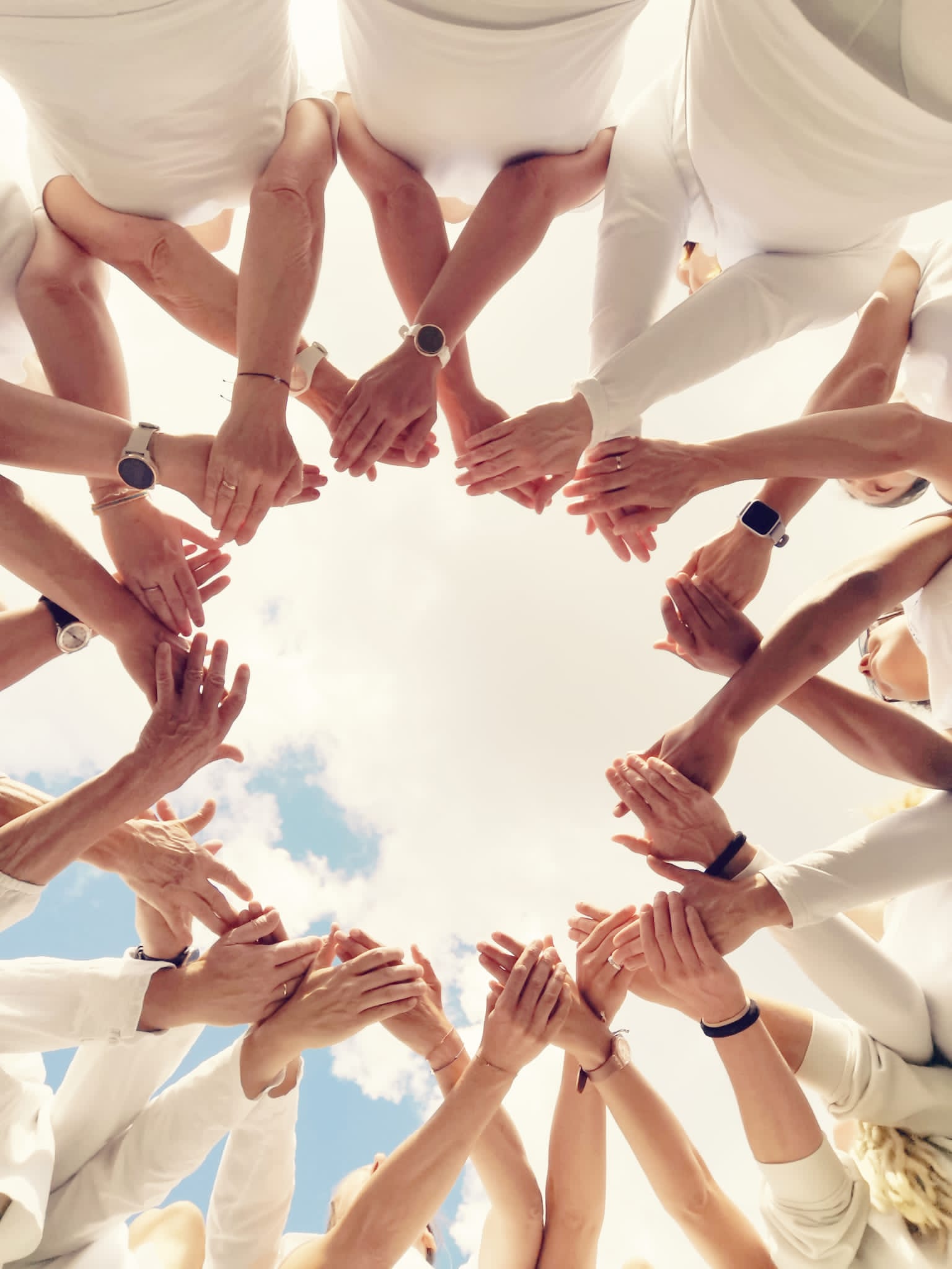 Hände-Kreis von Shiatsu-Studiernden